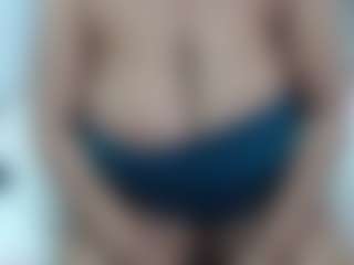 Live cam show with QueenTyla - Squirt on Stripli.com