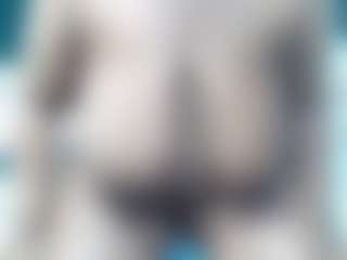 Live cam show with QueenTyla - Middle Aged on Camsoda