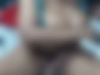 Live cam show with QueenTyla - Middle Aged on Streamer API