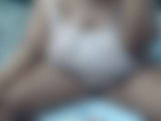 QueenTyla MILF webcam performer live streaming