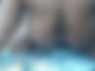 Live cam show with QueenTyla - Middle Aged on slutload