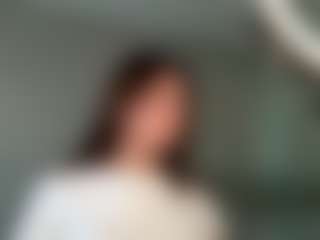 Live cam show with TwilaStright - Car on Lustler