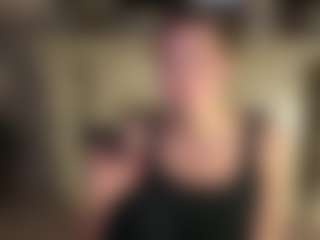 Live cam show with TwilaStright - Squirt White on CamClone