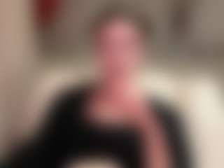 Live cam show with TwilaStright - Public Toys on Mixed Magazine Live