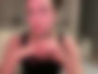 TwilaStright's Live Sex Cam Show