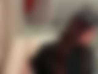 Live cam show with TwilaStright - Squirt on Adult Interactions