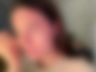 Live cam show with TwilaStright - Shaved on livesuperchat.net