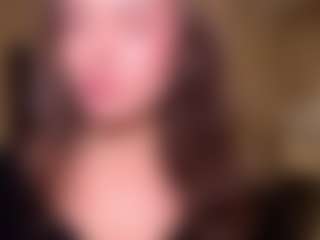 Live cam show with TwilaStright - Skinny on Camsoda