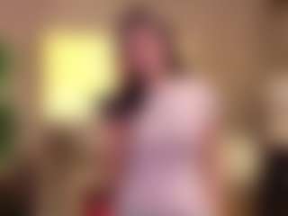 Live cam show with TwilaStright - Skinny on Camsoda