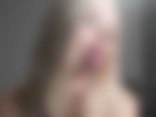 Spettacolo in cam dal vivo con blondie Sonya - Small Tits Teen (18+) su Camsoda
