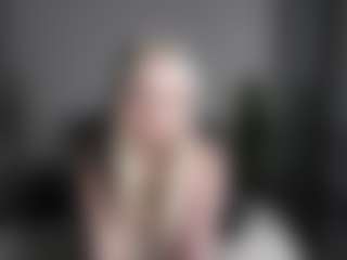 Live cam show with blondie Sonya - Athletic Public on SinfulBabes