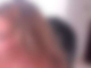 Live cam show with ChloeBunny1 - Blonde Hair MILF on Mixed Magazine Live