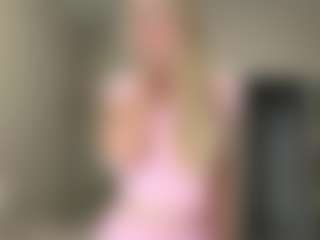 Live cam show with FondaFothergill - Blonde Hair Petite on Camsoda