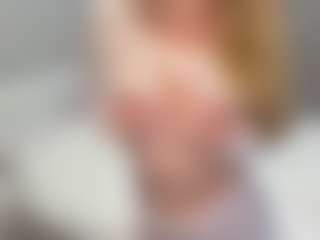 Live cam show with FondaFothergill - Blonde Hair on Camsoda