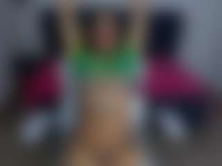 Live cam show with Issaa-Tyler - Double Penetration on makecum.org
