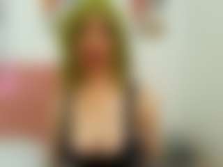 Live cam show with ItsCassieCage - New Petite on https://playwithruby.com