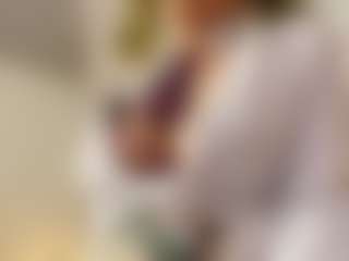 Live cam show with ItsCassieCage - New Petite on StripNow