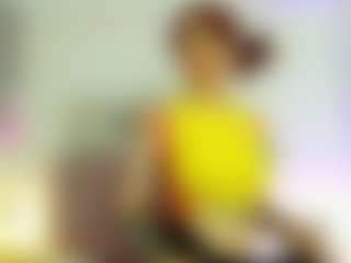 Live cam show with ItsCassieCage - Lovense Brown Hair on Camsoda