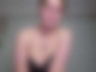 Live cam show with Kate - Butt Plug on CamClone