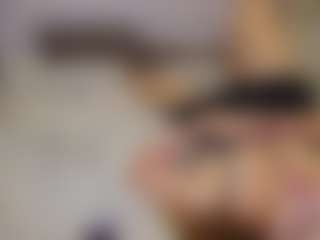 Live cam show with Kate - Average on madthumbs