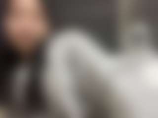 Live cam show with KierstenMenjes - Eating Pussy on Sweet Sext