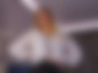 Live cam show with ManuelaPac - Glasses on AdultVida.com