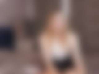Live cam show with ManuelaPac - Interactivetoy Granny on Cam Slut