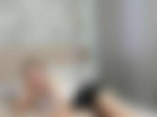 Live cam show with ManuelaPac - Small Ass on Mixed Magazine Live