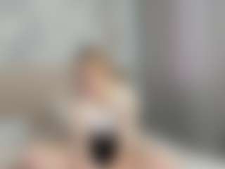 Live cam show with ManuelaPac - Interactivetoy Teen (18+) on Mixed Magazine Live