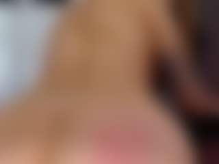Live cam show with Melody-Ritz - Fingering Latina on Camsoda