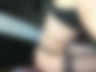 Live cam show with MidnightYumee - Skinny on Camsoda