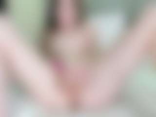 Live cam show with MidnightYumee - New Teen (18+) on Camsoda