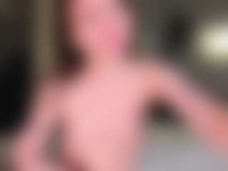 Live cam show with MidnightYumee - Handjob on StripNow