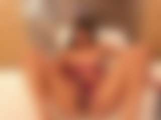 Live cam show with Siena-Moore - New Blowjob on Hubzter Live