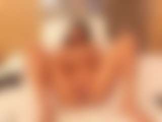 Live cam show with Siena-Moore - Fingering on SinfulBabes