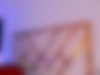 Yazmiine's Live Sex Cam Show