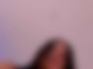Yazmiine's Live Sex Cam Show