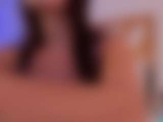 Yazmiine's Live Sex Cam Show