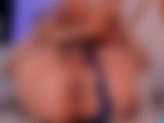 Yazmiine's Live Sex Cam Show