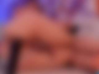 Live cam show with Yazmiine - White on Camsoda | colombia