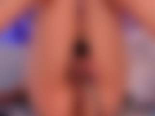 Live cam show with Yazmiine - Colombia on Camsoda