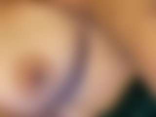 Live cam show with BadLatina - Big Tits on sexylive.show