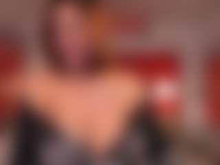 Live cam show with LeaRiios - New Brown Eyes on Camsoda