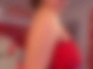 Live cam show with LeaRiios - New Brown Eyes on Camsoda