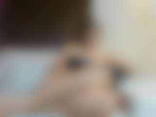 Live cam show with Luna-Valkyrie - Skinny MILF on Cam Slut