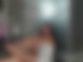 Live cam show with MariaHoward - Doggy on Dolls Live
