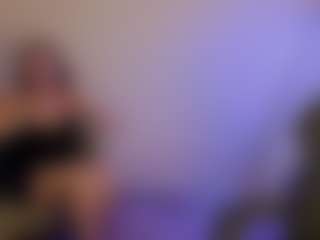 Live cam show with MariaHoward - Yoga MILF on Hubzter Live