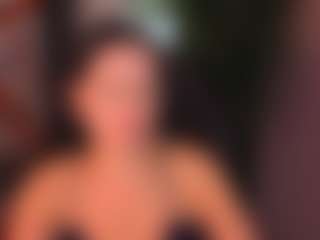 Live cam show with MariaHoward - Spanks on fuklive.com