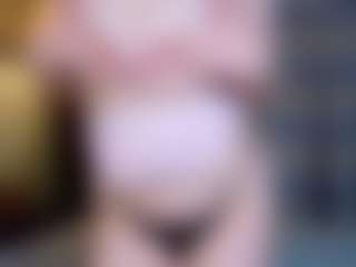 Live cam show with NikkiHeine - Bedroom Curvy on LiveSexCams6