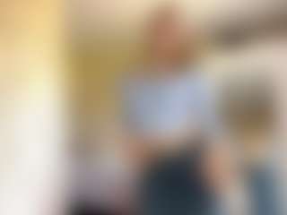 Live cam show with AdriaDegracia - Tease Toys on CamClone